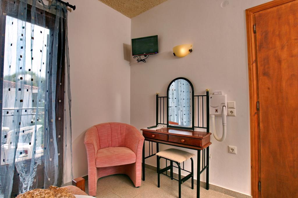 Hotel Pela Skala Kallonis Ngoại thất bức ảnh