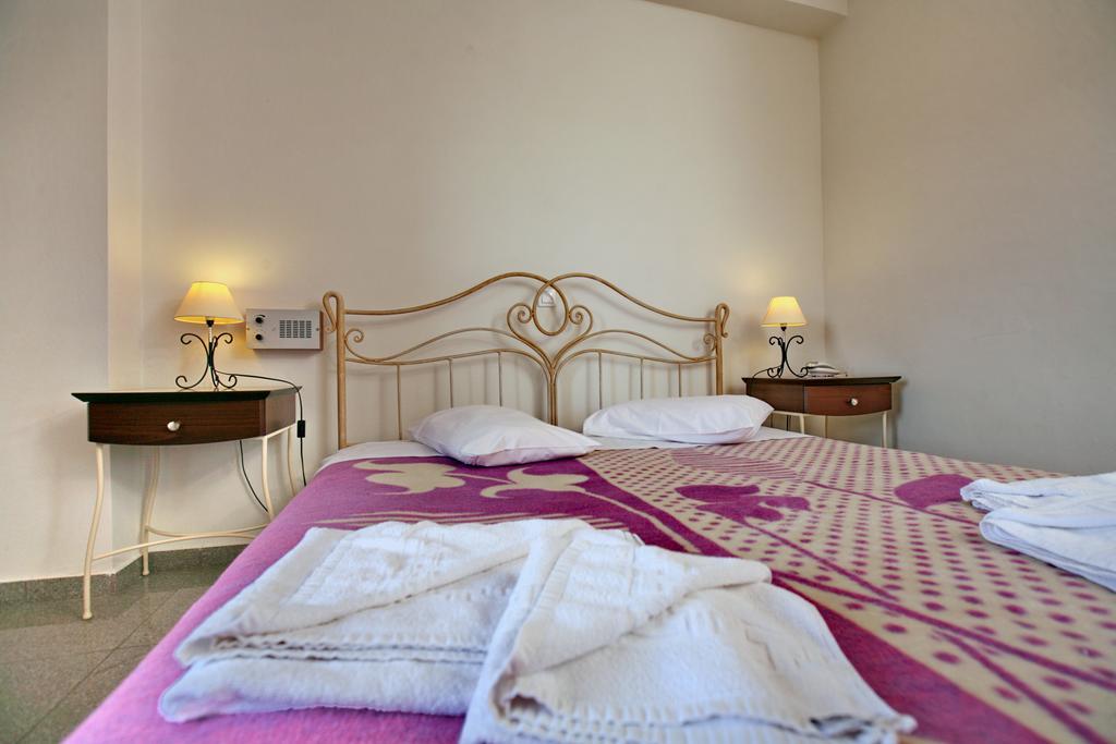 Hotel Pela Skala Kallonis Ngoại thất bức ảnh